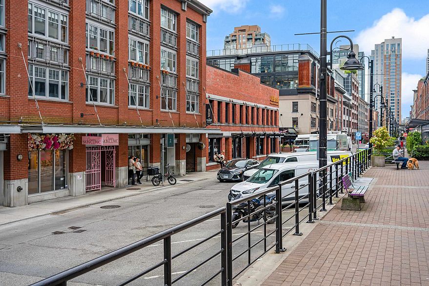 708 888 Homer Street