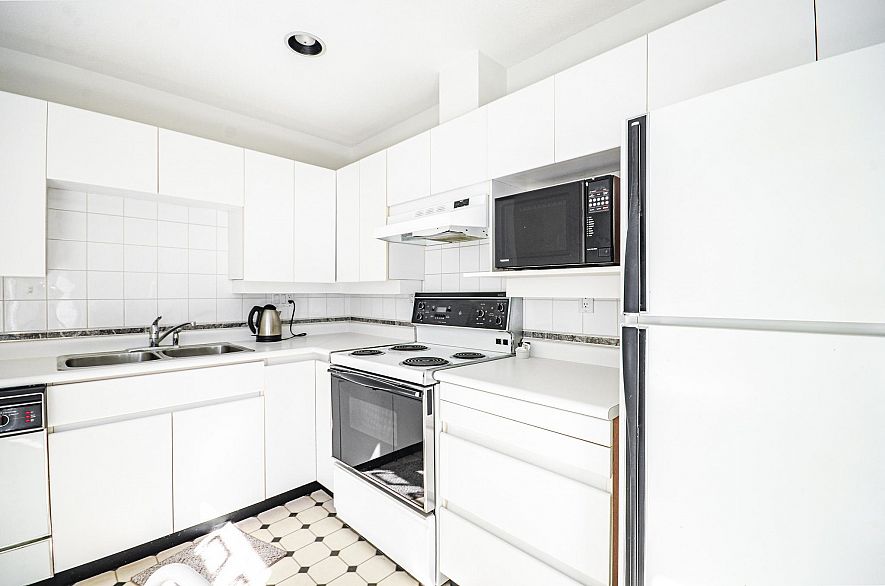 203 865 W 15th Avenue