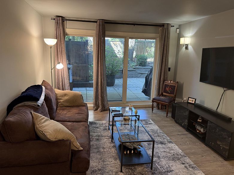 117 2416 W 3rd Avenue