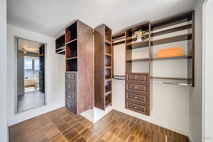 3305 33 Smithe Street