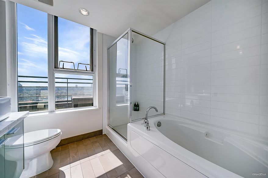 3305 33 Smithe Street