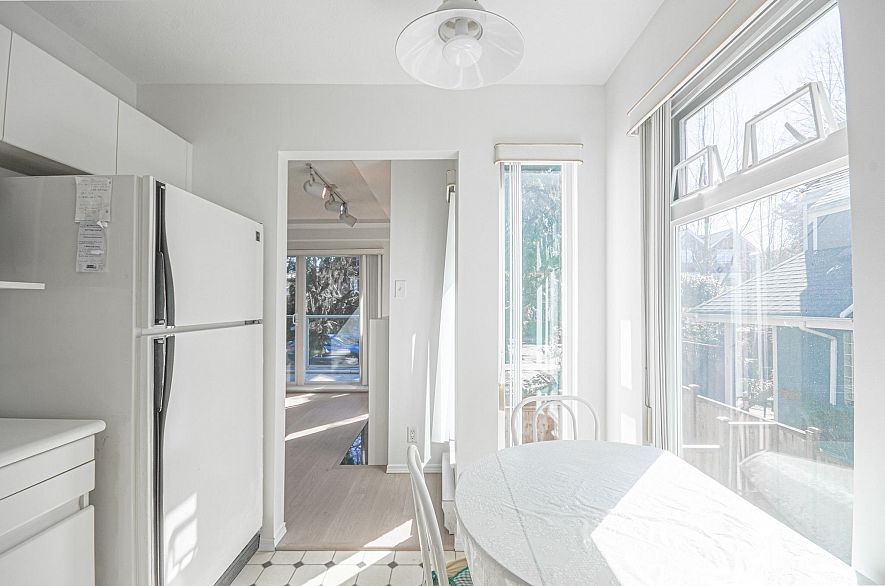 203 865 W 15th Avenue