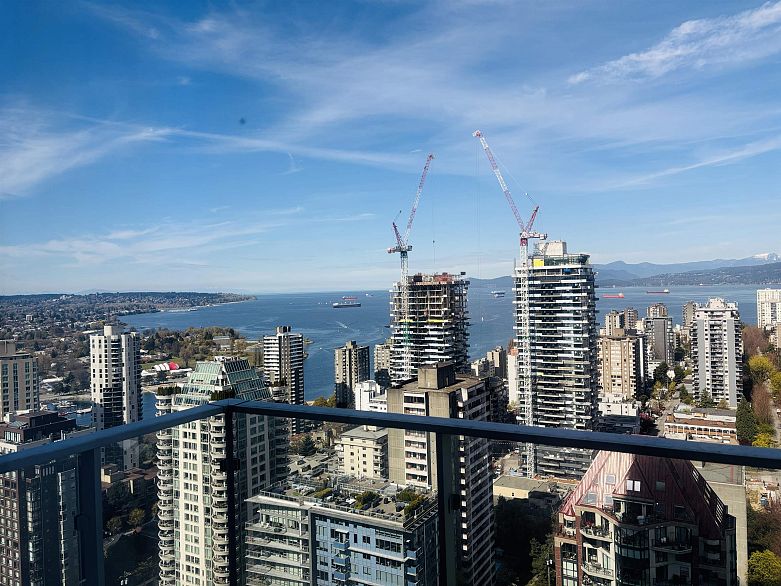 3502 1289 Hornby Street