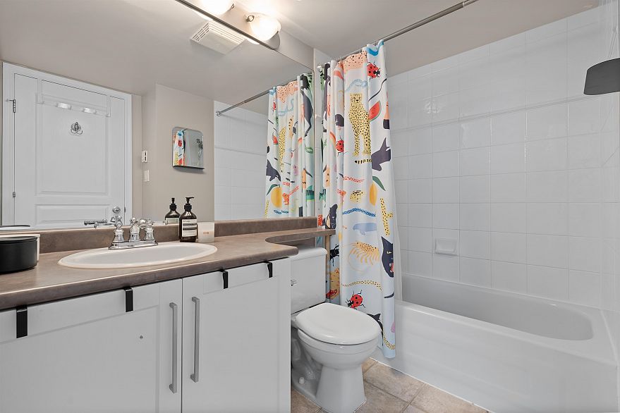 303 2688 Watson Street