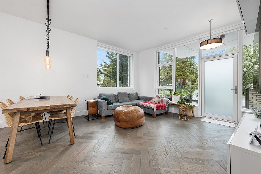 528 W 30th Avenue
