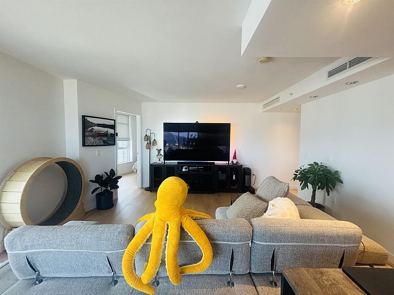 3502 1289 Hornby Street