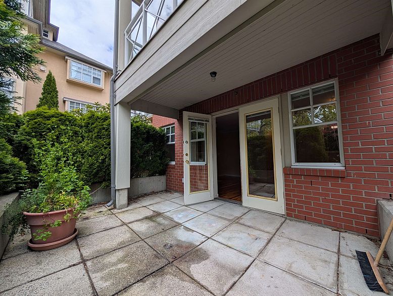 104 5880 Hampton Place