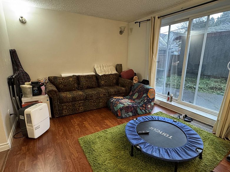 4 131 W 13 AVENUE, Vancouver BC V6Y 1V8