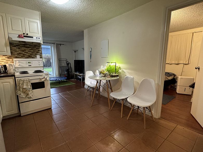 4 131 W 13 AVENUE, Vancouver BC V6Y 1V8