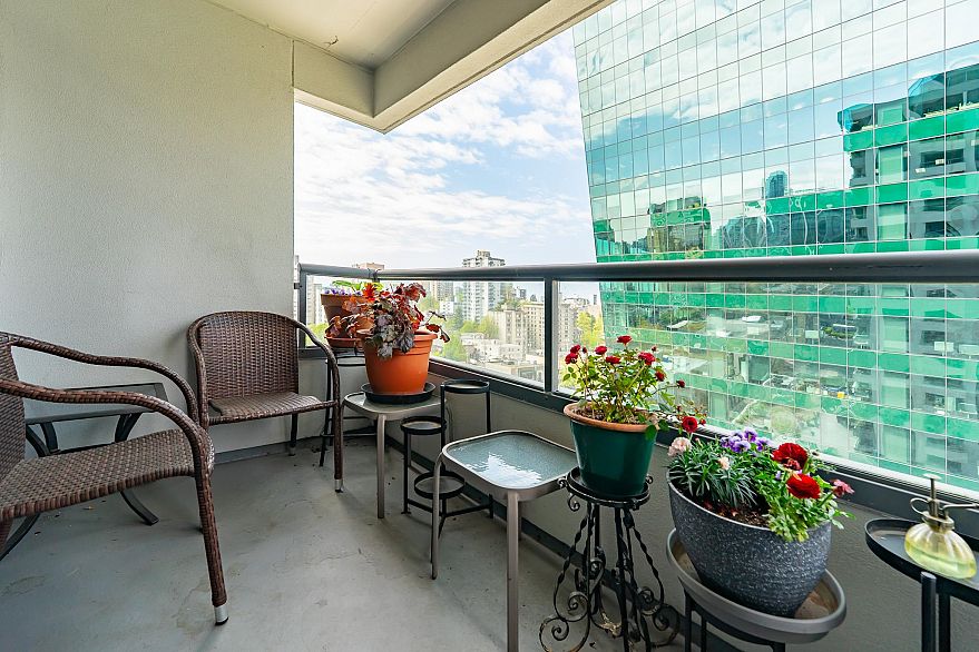 1406 1060 ALBERNI STREET, Vancouver BC V6E 4K2