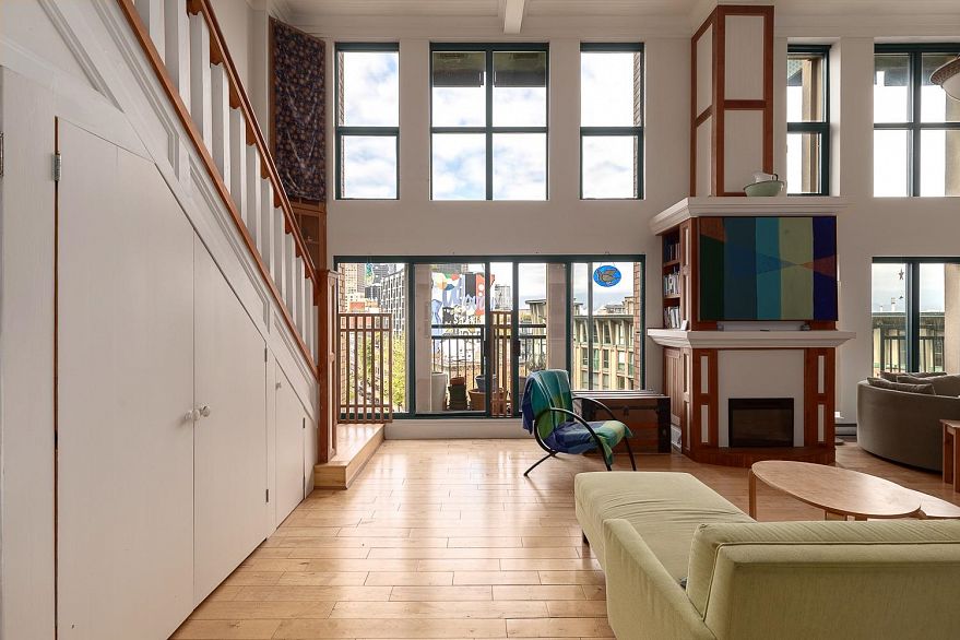 607 22 E Cordova Street