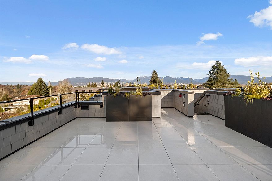 595 W 29th Avenue