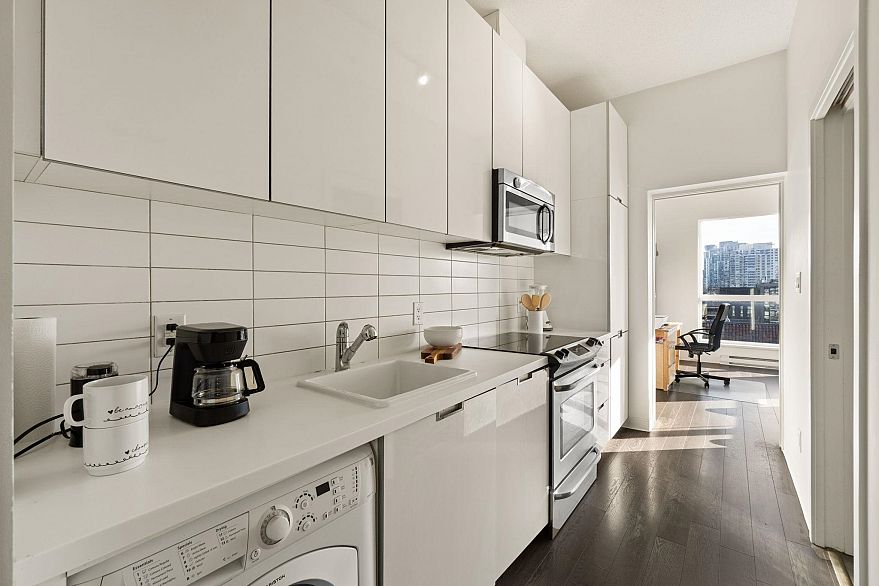 618 138 E Hastings Street