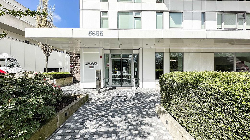 2703 5665 Boundary Road