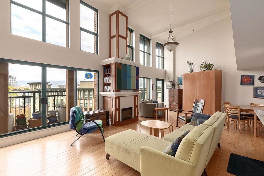 607 22 E Cordova Street