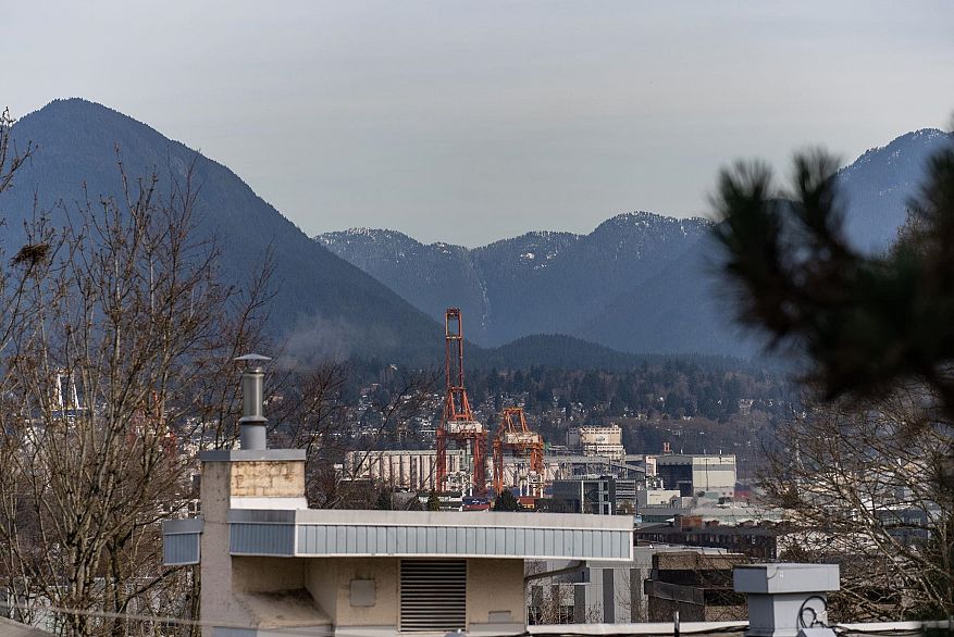 329 710 E 6th Avenue