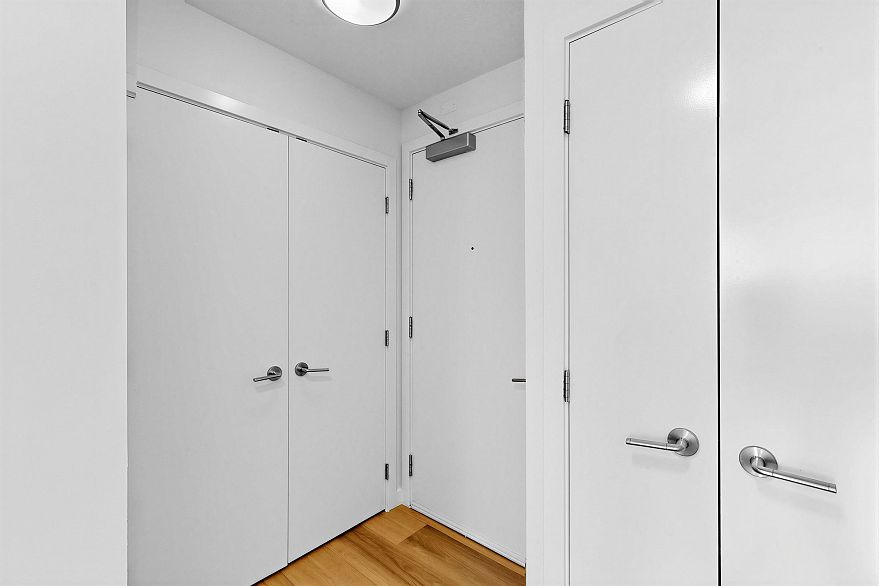 2102 4815 Eldorado Mews