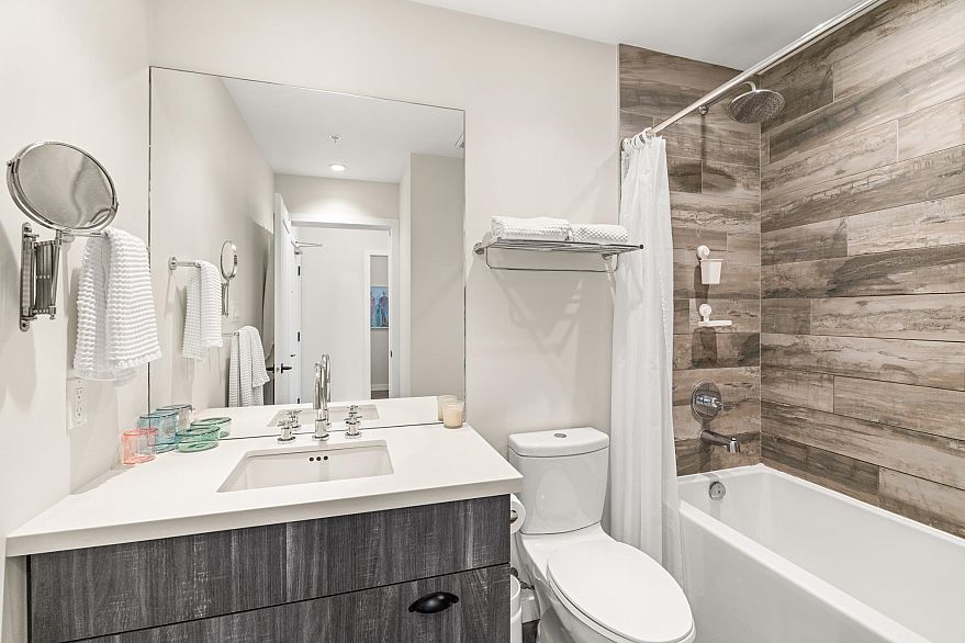 304 311 E 6th Avenue