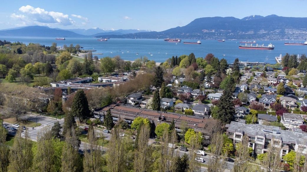 109 3875 W 4th Avenue