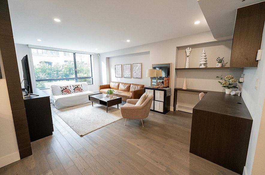 201 289 Drake Street