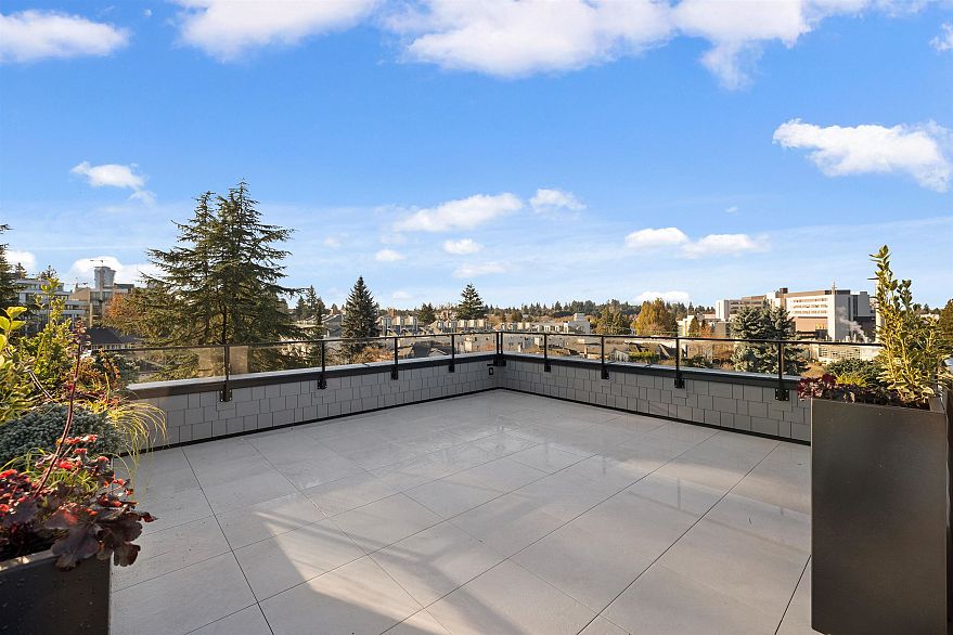 595 W 29th Avenue