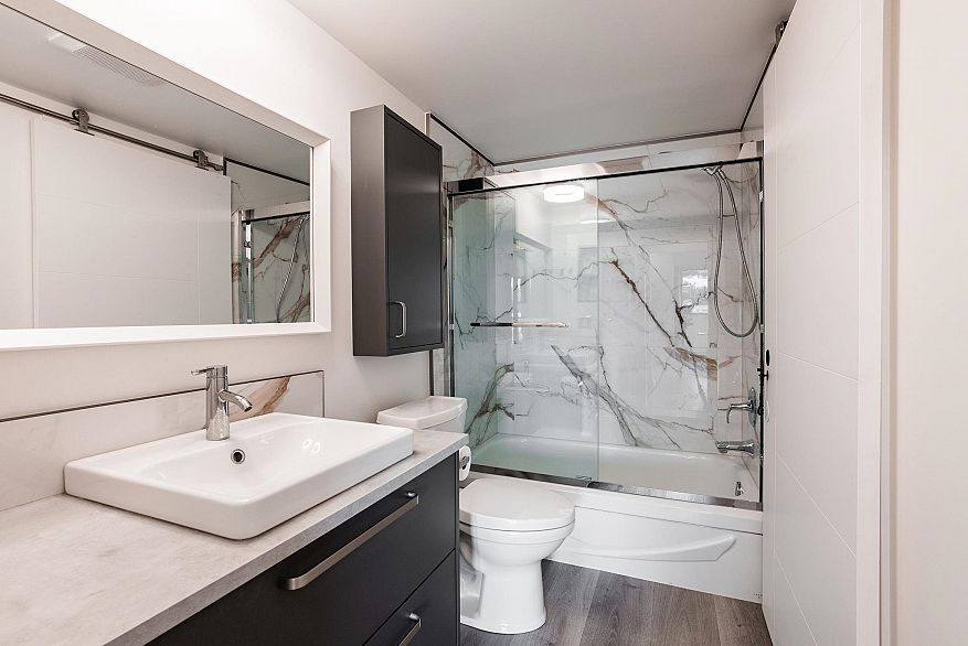 329 710 E 6th Avenue