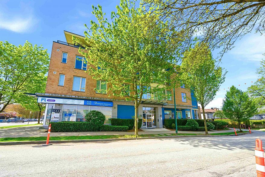 PH17 688 E 17th Avenue