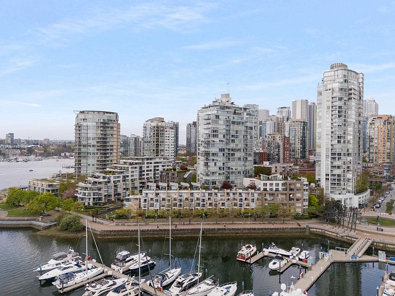 1201 1228 Marinaside Crescent