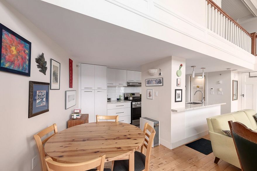 607 22 E Cordova Street