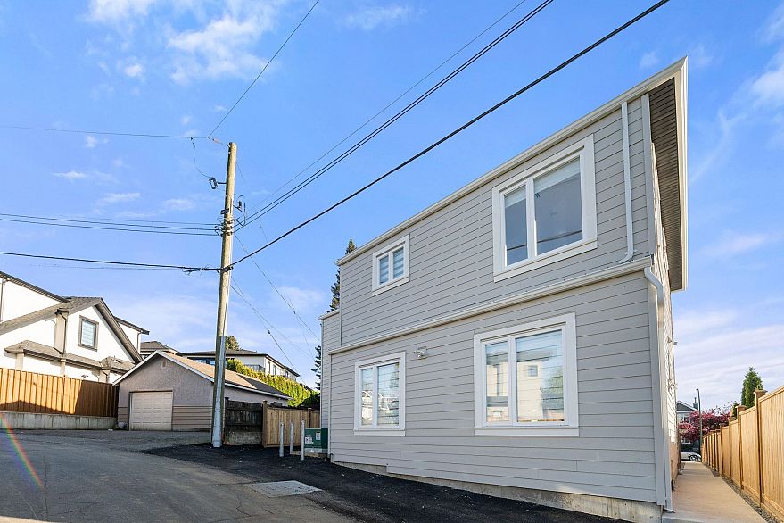 2 3583 Haida Drive