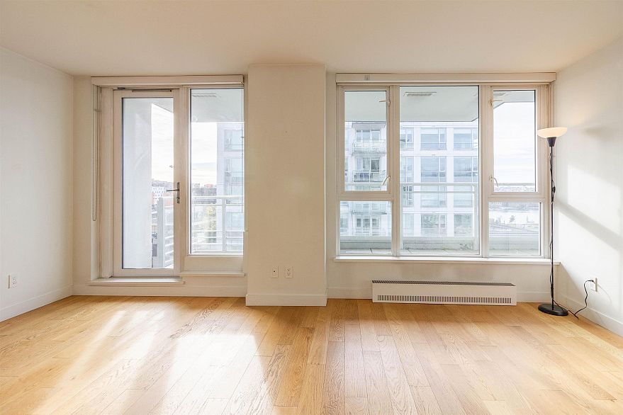 1810 188 Keefer Street