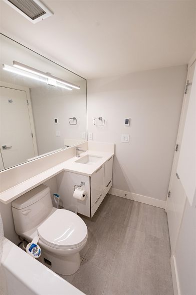 201 289 Drake Street