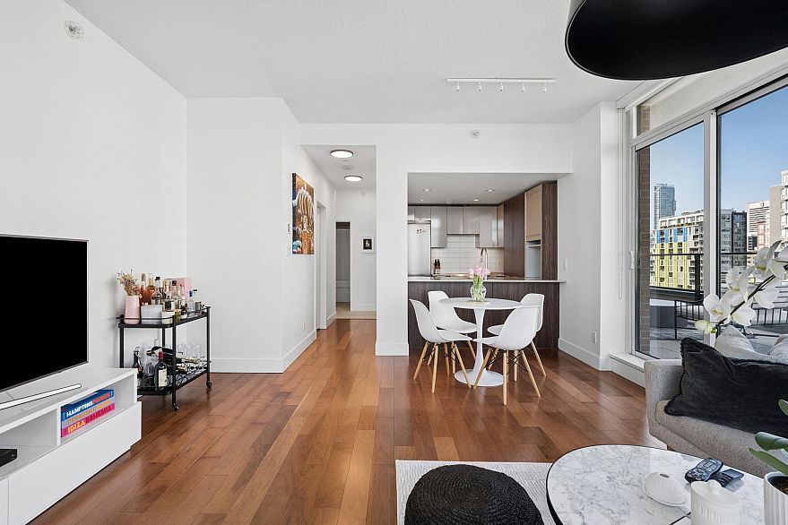 1906 1088 Richards Street