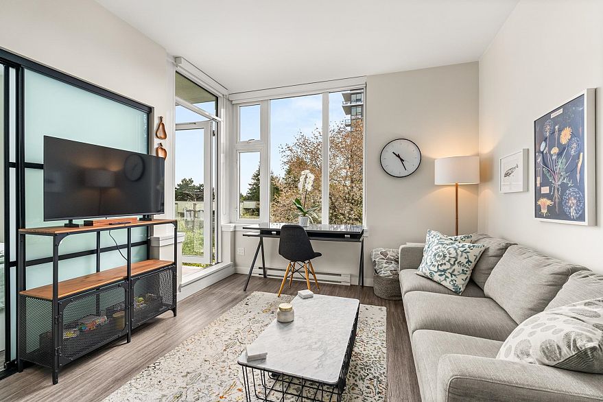 304 311 E 6th Avenue