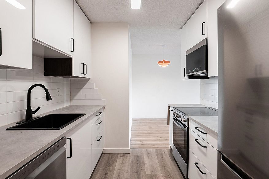 329 710 E 6th Avenue