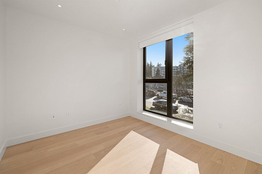 585 W 29th Avenue