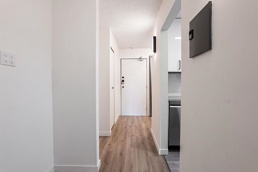 329 710 E 6th Avenue