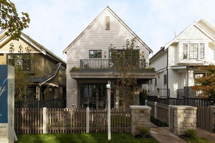 2 15 W 20th Avenue