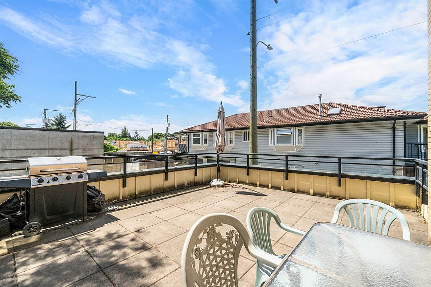 PH17 688 E 17th Avenue