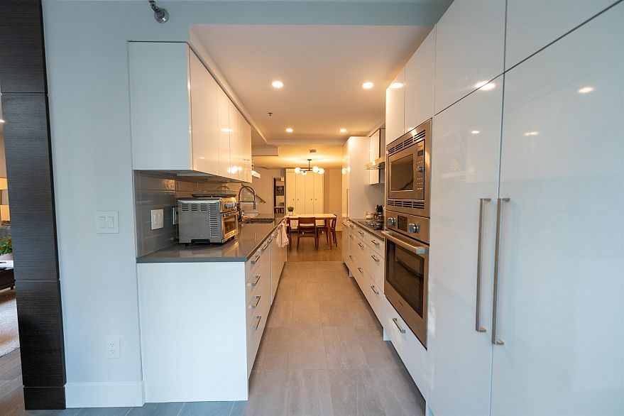 201 289 Drake Street