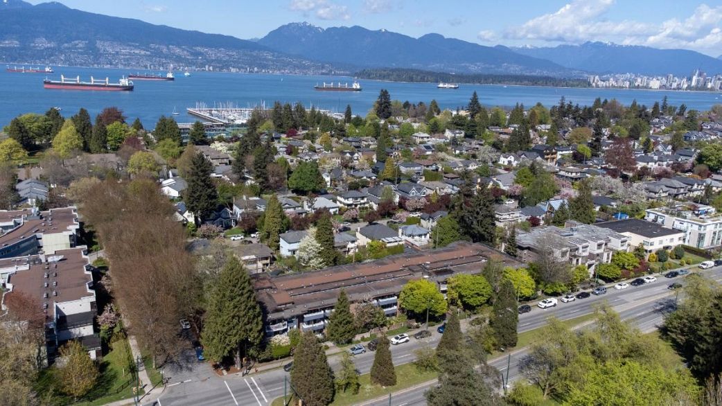 109 3875 W 4th Avenue