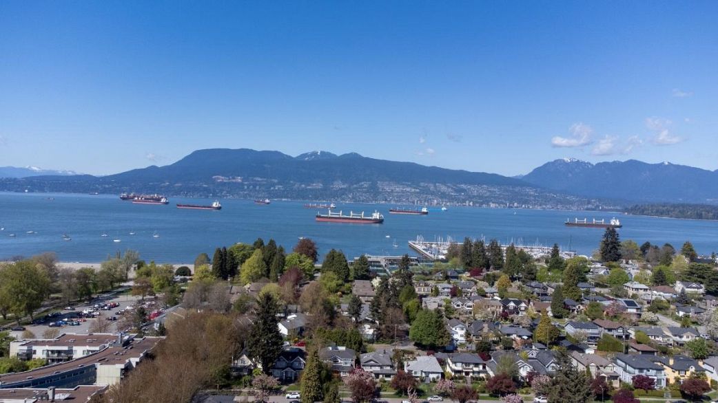 109 3875 W 4th Avenue