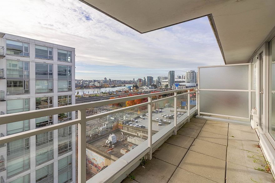 1810 188 Keefer Street