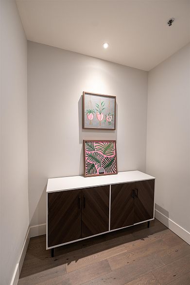 201 289 Drake Street