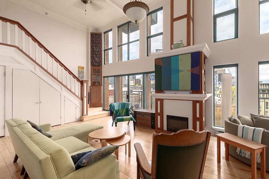 607 22 E Cordova Street