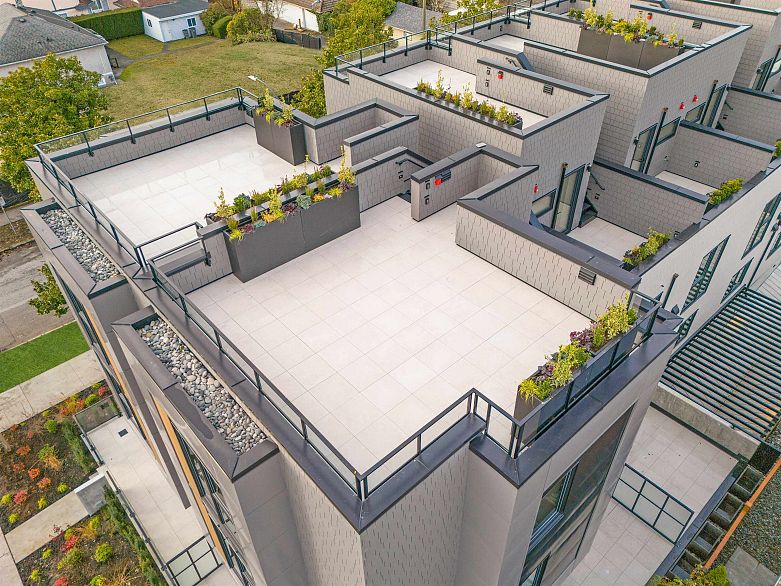 585 W 29th Avenue