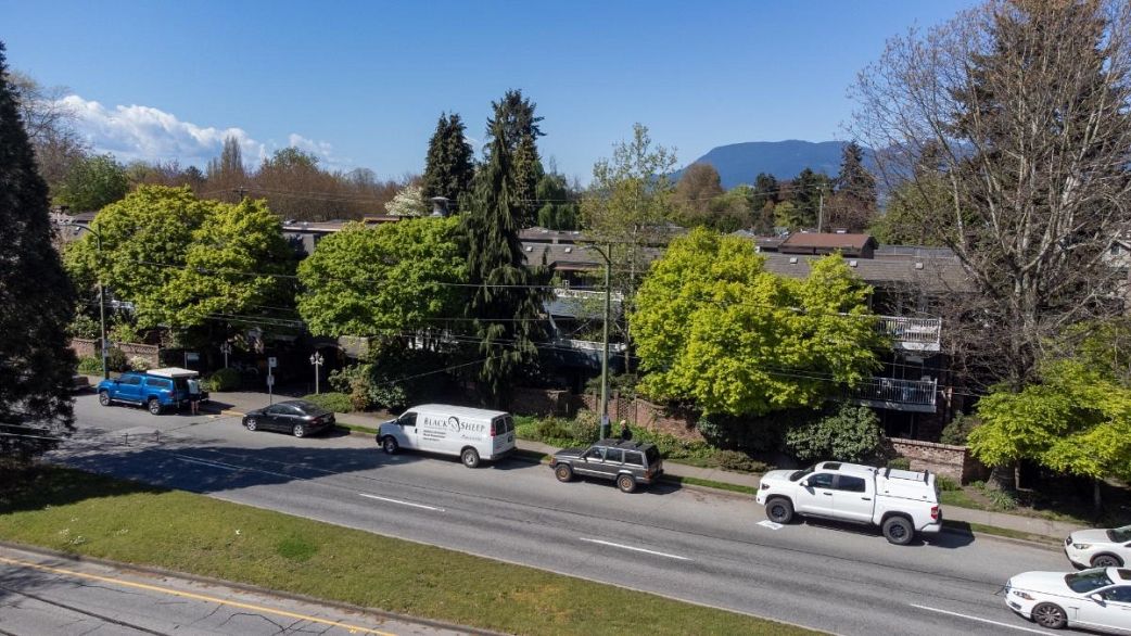 109 3875 W 4th Avenue