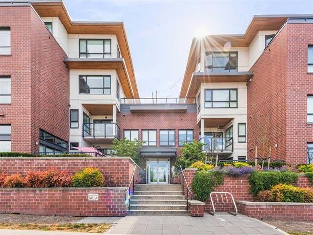 304 7828 Granville Street