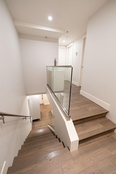 201 289 Drake Street