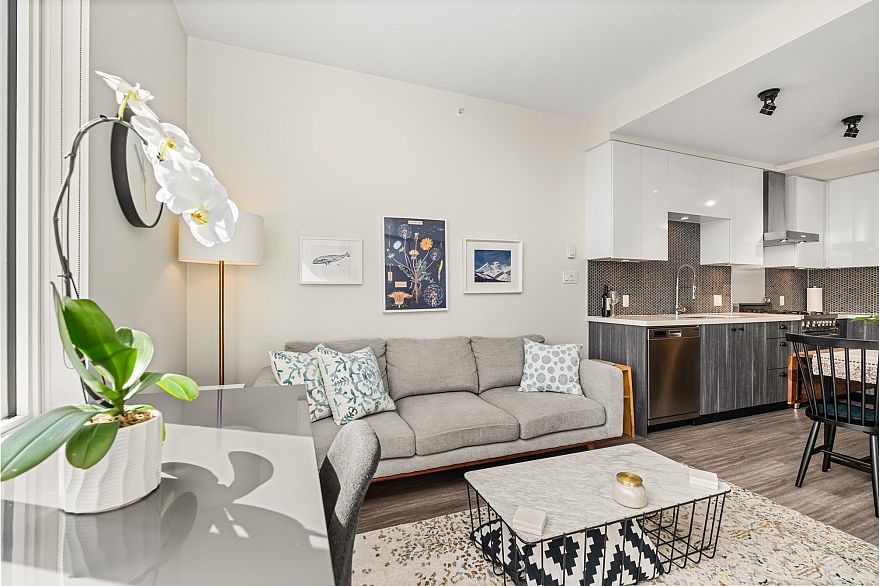 304 311 E 6th Avenue